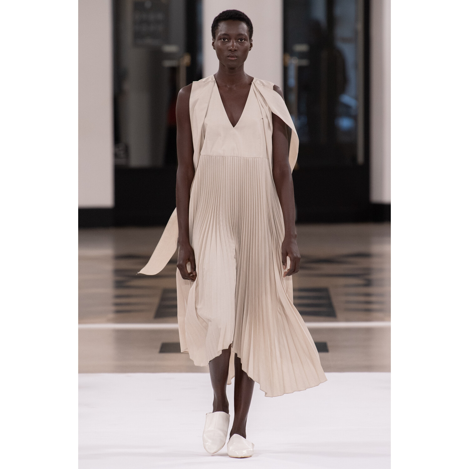 Фото Nobi Talai Spring 2019 PFW / Nobi Talai весна-лето 2019 Неделя моды в Париже